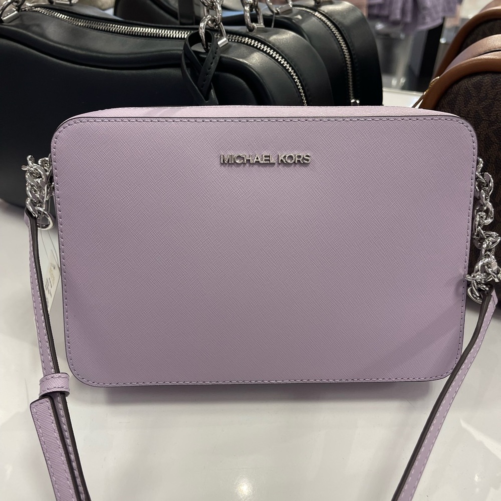 MICHAEL KORS Jet Set Large Saffiano Leather EW Crossbody Bag
Light Quartz
NWT - Picture 15 of 16